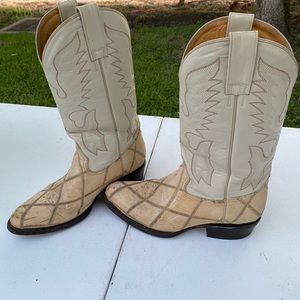 Boots cream color ostrich size 7